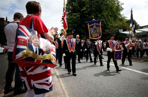 Huge Orange Walk parades through Glasgow - Daily Record