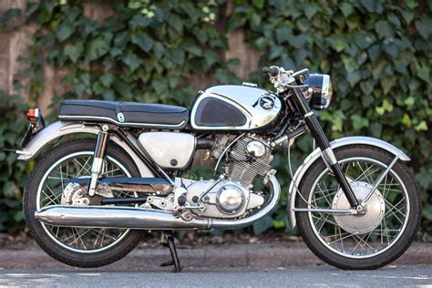 1962 Honda CB77 Super Hawk – Bike-urious