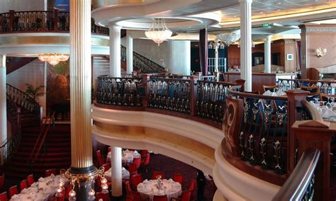 Essential Dining Room Etiquette Tips for Cruise Ship Guests to Follow