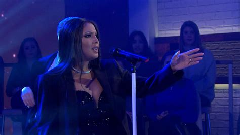 Toni Braxton performs live on Megyn Kelly TODAY - TODAY.com