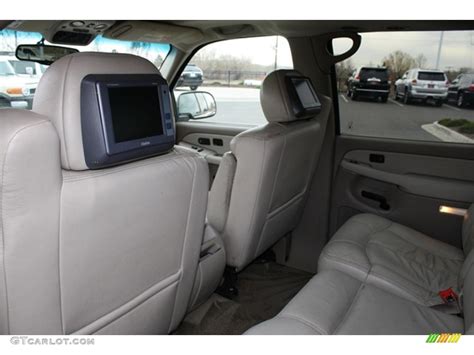 2001 Chevrolet Suburban 1500 LT 4x4 interior Photo #47233733 | GTCarLot.com