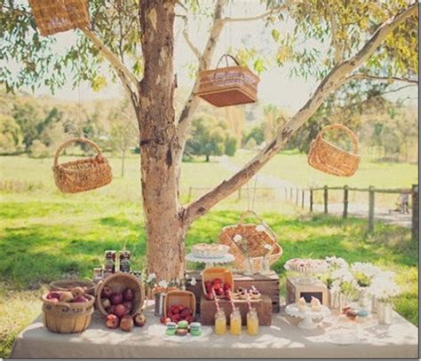 10+ Fall Picnic Ideas: Beautiful & Inspiring! | Setting For 4