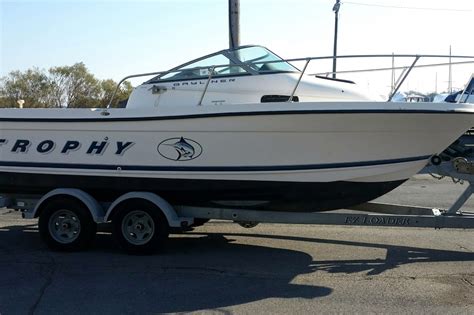 1999 Bayliner Trophy 2052 for Sale - by Hawk's Marine