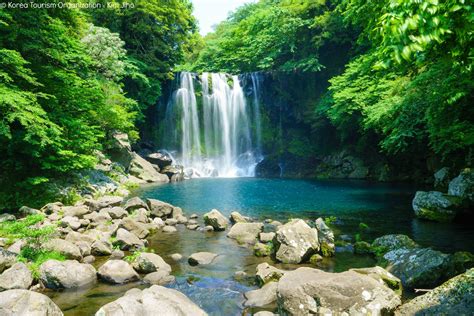 Cheonjeyeon Falls (천제연 폭포) – uma das belas cachoeiras da Ilha de Jeju