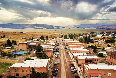 10 Best Small Towns in Montana - Discovering Montana (2022)