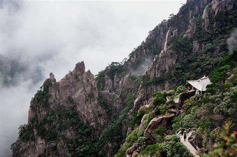 Huangshan Mountain: Discover the Beauty - | TheTravelShots