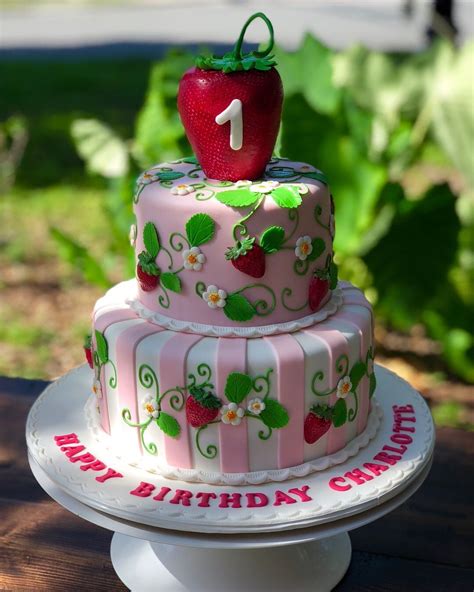 Strawberry Shortcake Theme Cake, Strawberry Birthday Cake, Strawberry ...