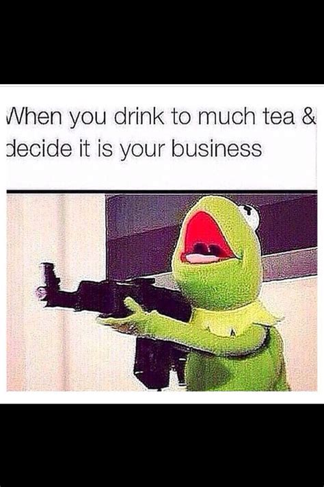 Sips tea Gym Humor, Workout Humor, Fitness Humor, Adult Comedy, Hilarious, Funny Memes, Kermit ...