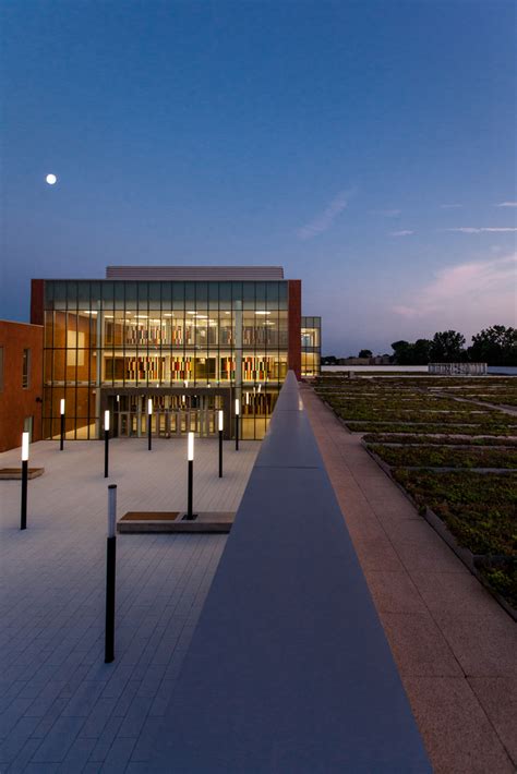 Gallery of Back of the Yards High School / STL Architects - 7