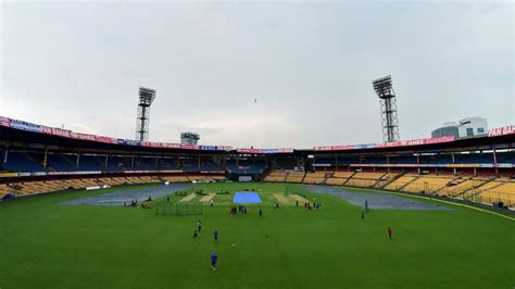 IPL 2023: Bengaluru M Chinnaswamy Stadium Pitch Report, Weather ...