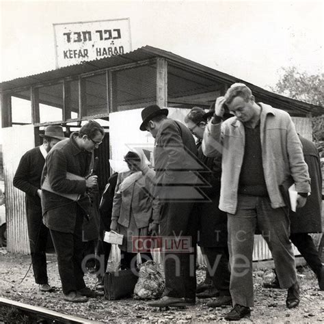 Gallery Shows Kfar Chabad History