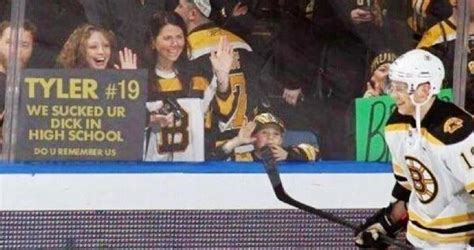 34 Funny Sports Signs That Deserve Some Kind Of Trophy