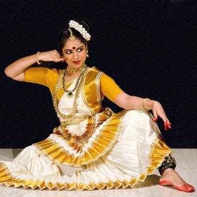 Mohiniattam Dance - Mohiniyattam, Repertoire, Costume, History