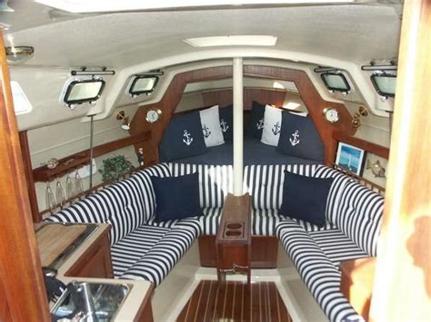 HunterOwners.com - Interior of 1990 28 Hunter | Boat house interior ...