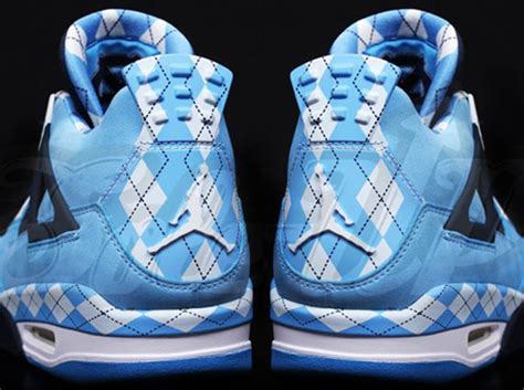 Air Jordan IV Retro "UNC" - SneakerNews.com