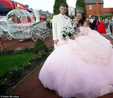 Big Fat Gypsy Wedding: Sam marries gypsy Pat in huge dress | Daily Mail Online