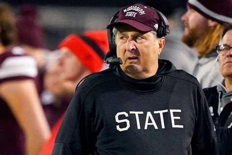 Mike Leach has died; Mississippi State football coach, ‘Air Raid’ guru ...