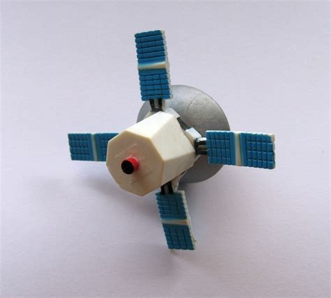 Viking Mars Spacecraft 2 1/2" Inch Rare Mini Model, NASA Space Explorers Orbiter - 1970-Now