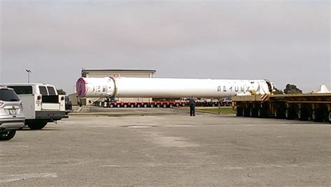 transport - How are fragile rocket stages, built to withstand vertical stress, transported ...