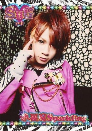 Official photo (Male) / visual kei band / Sug Sug / yuji / upper body / costume pink black ...