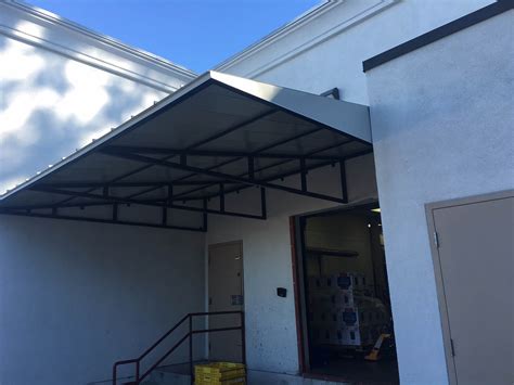 Metal Awnings – Universal Awning