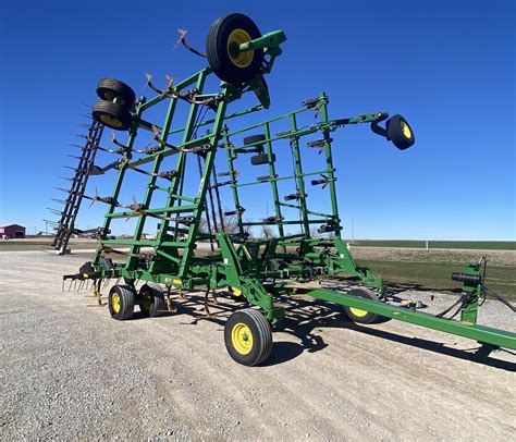 John Deere 2430 Tillage Chisel Plows for Sale | Tractor Zoom