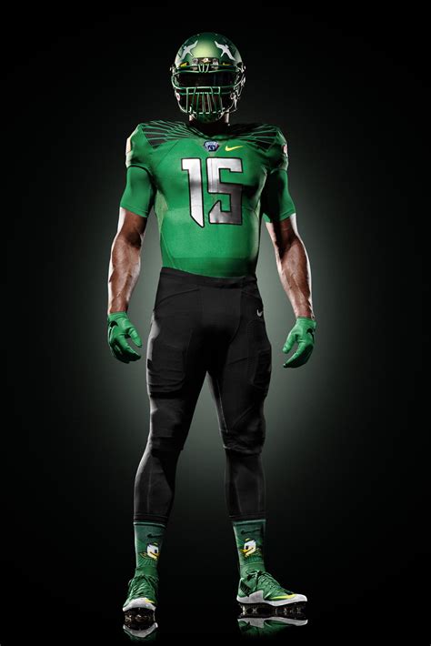 Oregon Ducks Continue Spring Game Uniform Tradition to Salute the Day ...