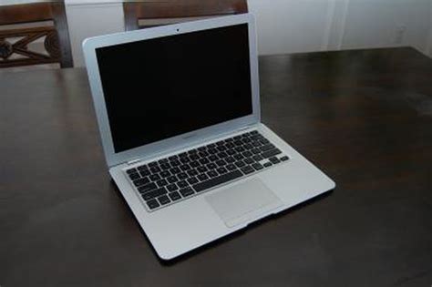 MacBook Airs Arrive, Unboxing Photos - MacRumors