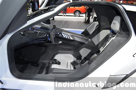 Volkswagen Golf GTE Sport interior seats at IAA 2015