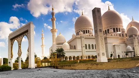 Sheikh Zayed Grand Mosque Centre Abu Dhabi It Is The Largest Mosque In ...