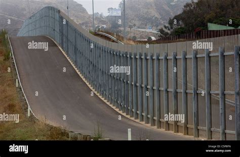 U.S.-Mexico Border Fence Stock Photo - Alamy