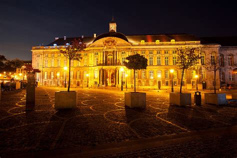 Palace of Prince-Bishops at night, … – License image – 70457852 lookphotos