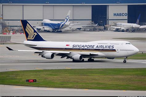 Charles Ryan's Flying Adventure: Singapore Airlines Boeing 747-400 ...