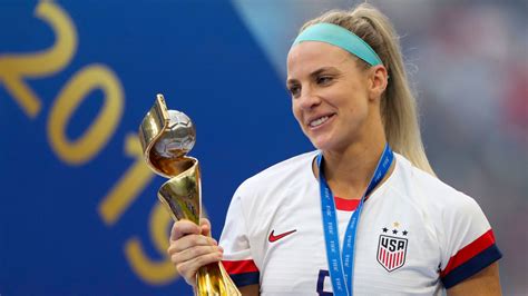 Julie Ertz beats out Megan Rapinoe, wins 2019 US Soccer Female Player of the Year - Sports ...