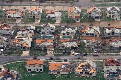 PHOTOS: On this day -- August 24, 1992, Hurricane Andrew hits Florida