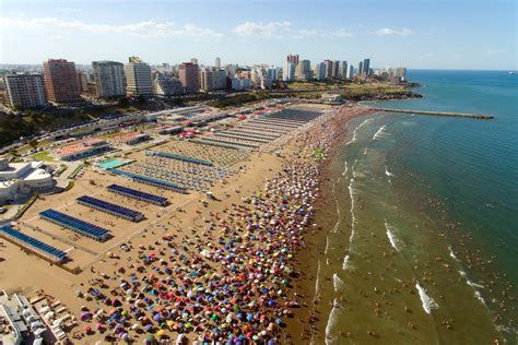 En fotos. Las playas de Mar del Plata vistas con el drone de LA NACION - LA NACION