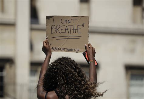 George Floyd protest photos: Powerful images show clashes with police ...