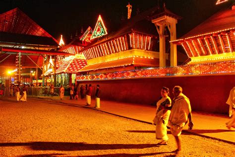 Templedarsan.com: GURUVAYUR TEMPLE KERALA