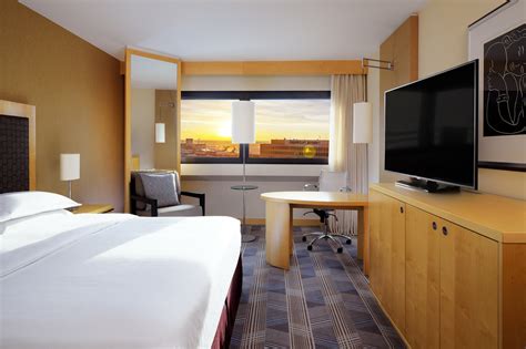 Hotel Rooms at Frankfurt Airport | Sheraton Frankfurt Airport Hotel