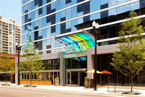 ALOFT CHICAGO DOWNTOWN RIVER NORTH - Updated 2021 Prices, Hotel Reviews, and Photos (IL ...