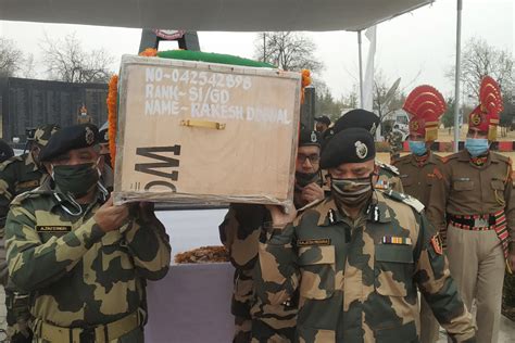 Army, BSF pays tributes to martyrs in Srinagar - The Statesman