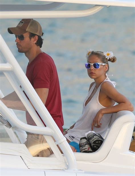 Enrique Iglesias Hints at Marriage to Longtime Girlfriend Anna ...