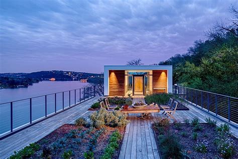 Dramatic Cliff Dwelling in Austin by Specht Harpman Architects