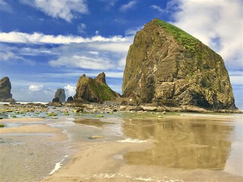 Haystack Rock, Canon Beach, Oregon | Canon beach, Beach, Oregon