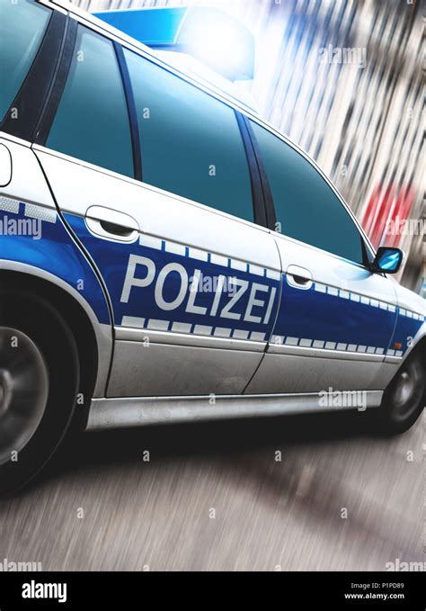 Polizeiauto mit blinkenden blauen lichtern -Fotos und -Bildmaterial in ...