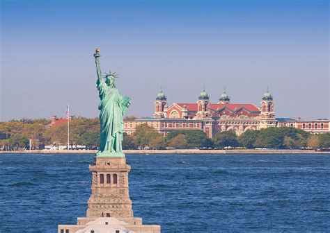 A visit to the Statue of Liberty - WorldStrides