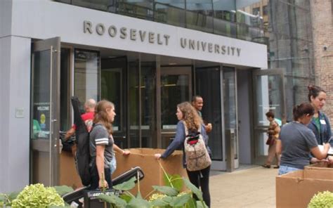 Admission | Roosevelt University