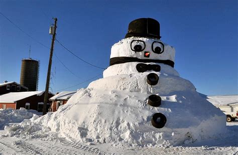 Are You The Cameraman?: World's Largest Snowman