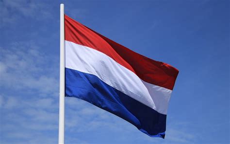 Meaning and History of the Dutch Flag - Amsterdam Daily News Netherlands & Europe