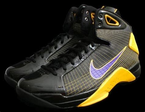 Kobe Bryant Shoes Pictures: Nike Hyperdunk Kobe Bryant PE Lakers ...